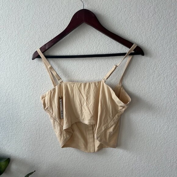 SKIMS ADAPTIVE FITS EVERYBODY CAMI in the color sand - Picture 4 of 5